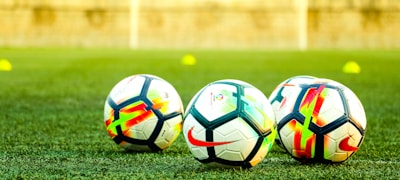 U8集团国际总部大楼外景与火炬标志