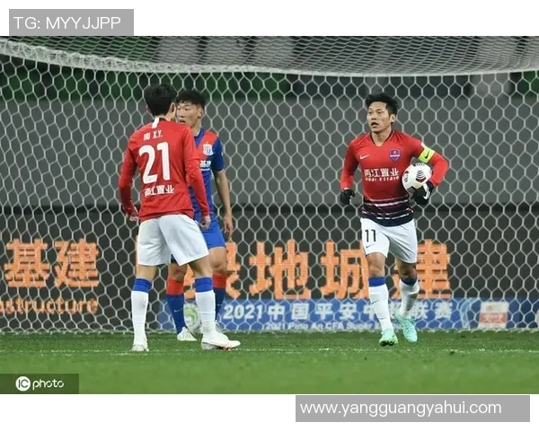 重庆足球队联赛表现分析：技术细节与战术执行的深度剖析