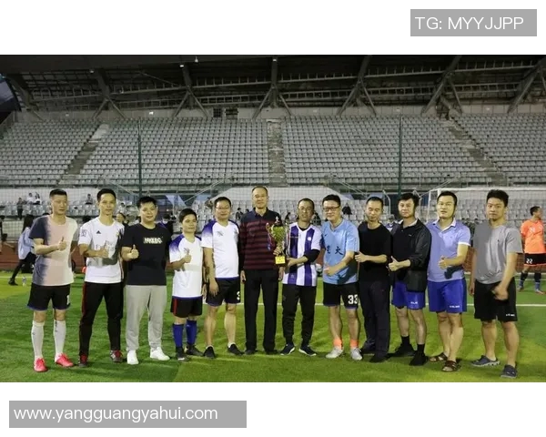 赛后分析：成都足球队与广州足球队的团队协作与战术执行探讨